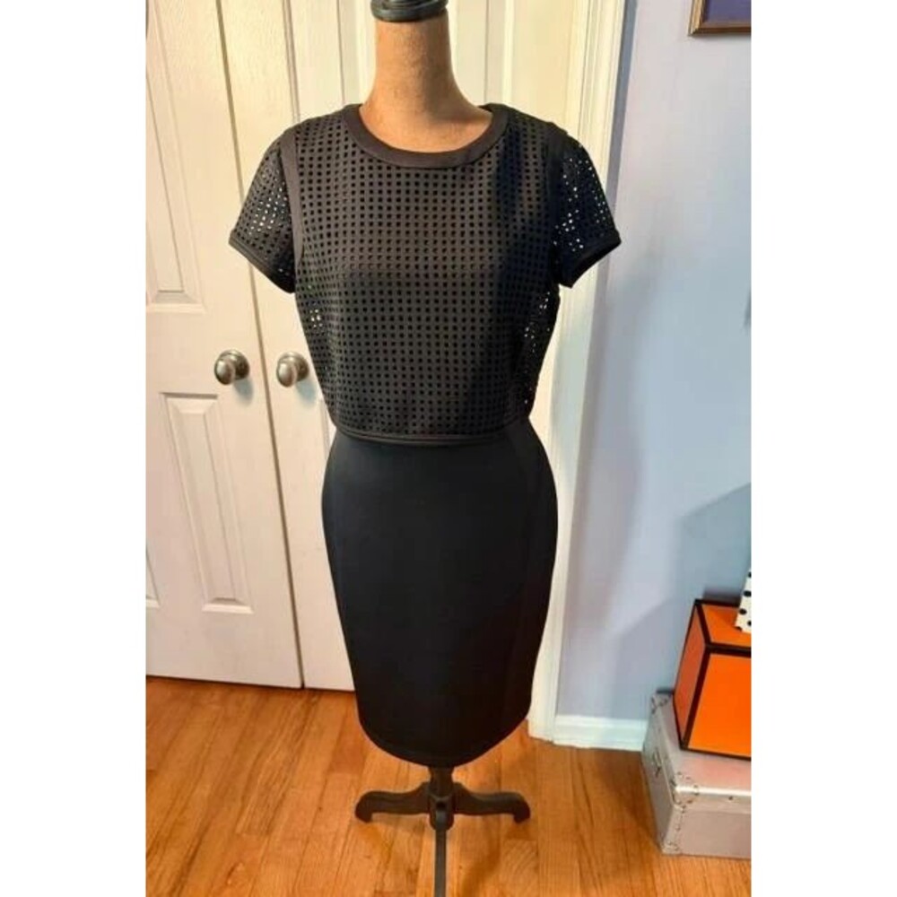 Calvin Klein Black Laser Cut Sheath Dress Short Sleeve Size 4 Career Cocktail